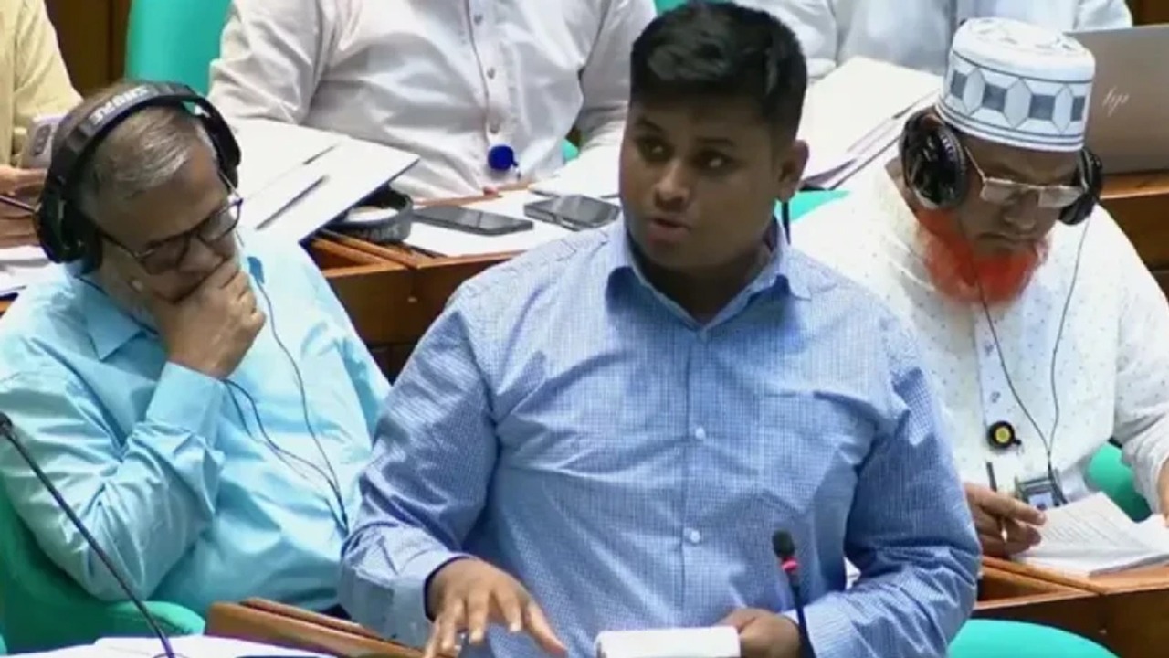 ব্রাহ্মণবাড়িয়া ইস্যুতে সরকারকে চাপে ফেলতে গিয়ে নিজেই ‘বিপাকে’ হাসনাত আবদুল্লাহ
