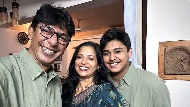না দেখেই বিয়ে, বাটন ফোনের মধ্যরাতের আলাপে চঞ্চল-শান্তার প্রেমের শুরু