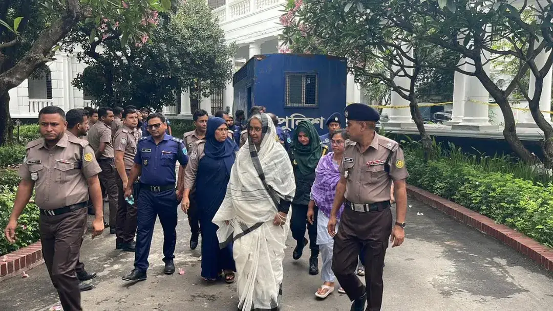 শাপলা চত্বর হত্যাযজ্ঞের মামলায় দীপু মনিসহ ৯ আসামি ট্রাইব্যুনালে হাজির