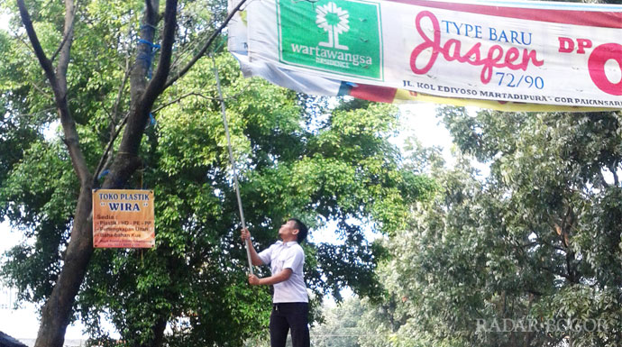  Spanduk Cabup tak Perlu Izin RADAR BOGOR Berita Bogor 