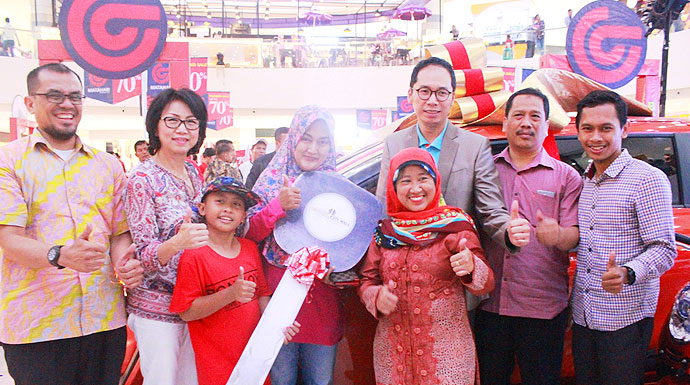 20170911_ekonomi_Cibinong-City-Mall-undi-toyota-sienta