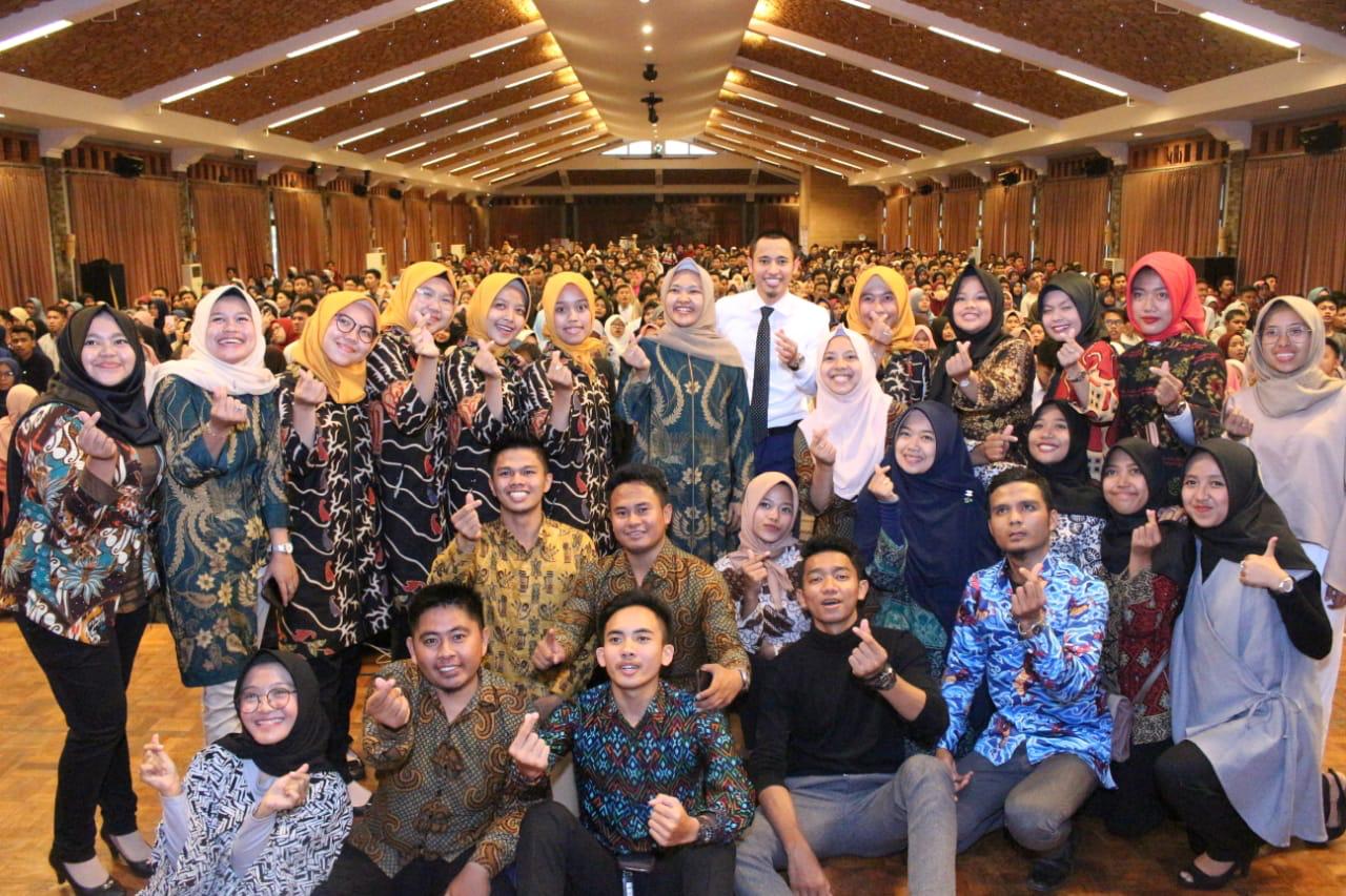 Wimnus Motivasi Ribuan Anak Muda Lewat Seminar Nasional Character