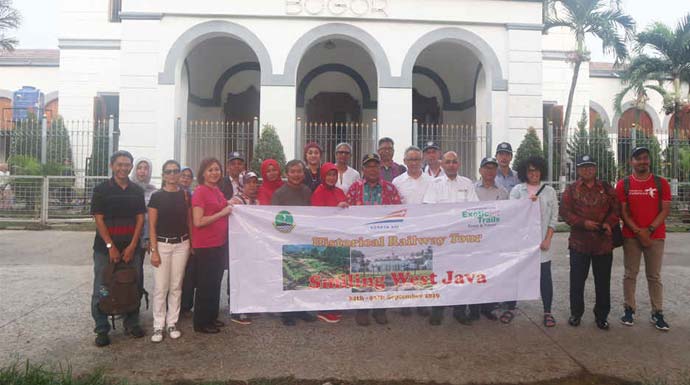 Telusuri Cagar Budaya Jabar Dengan Kereta Lewat Smiling West