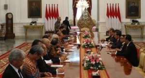 Presiden Joko Widodo menerima sejumlah delegasi Asosiasi Indonesia-Jepang (JAPINDA) di Istana Merdeka, Jakarta, Rabu (20/11/2019). 