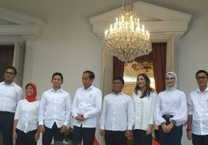 Presiden Jokowi memperkenalkan 7 staf khususnya dari kalangan milenial.