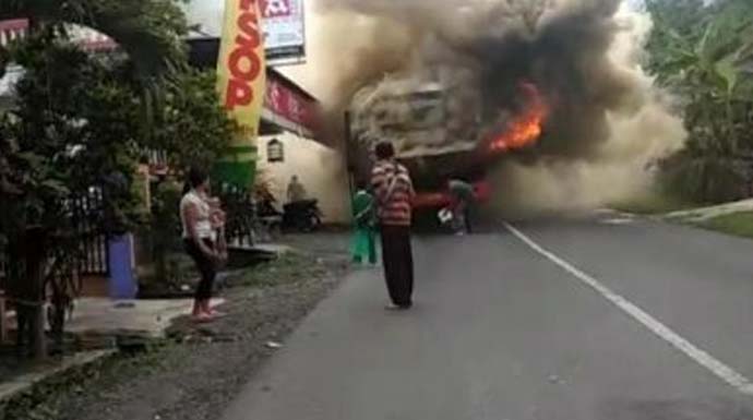Bus pariwisata terbakar di Kabupaten Ciamis (ist)
