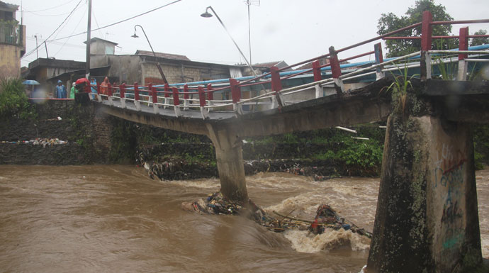 Jembatan-Ciherang-Peuntas