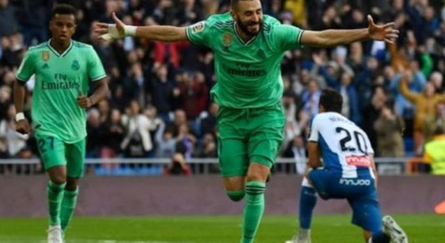 Karim Benzema sumbang satu gol pada kemenangan 2-0 Real Madrid atas Espanyol, Sabtu (7/12). (BBC)