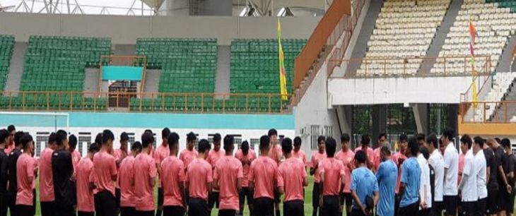 Timnas U-19 saat menjalani persiapan dan seleksi di Stadion Wibawa Mukti. (JPNN)