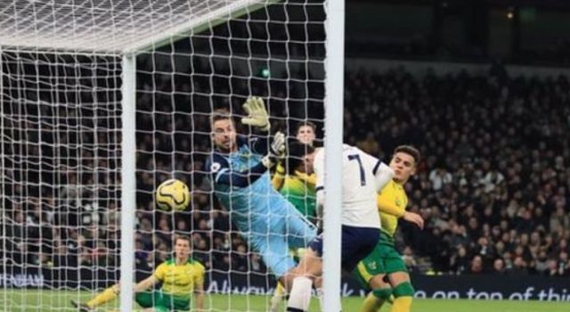 Tottenham Hostpur kalahkan tamunya Norwich 2-1 pada laga lanjutan Liga Inggris, Kamis (23/1). (BBC)