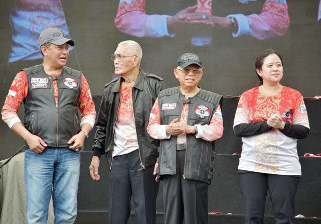 (Kiri ke Kanan) Ketua MPR Bambang Soesatyo), Mantan Wapres Jend (Pur) Tri Soetrisno, Wapres RI KH. Ma'ruf Amin dan Ketua DPR Puan Maharani disela acara sosialisasi Empat Pilar MPR di Jakarta, Minggu (23/02). (MPR for JawaPos.com)