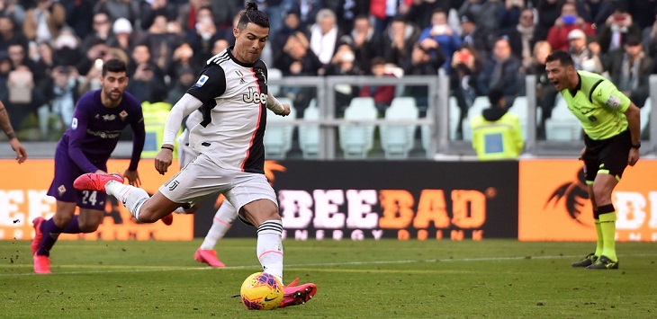 Eksekusi penalti Cristiano Ronaldo sukses menjebol gawang Fiorentina yang dijaga Bartlomiej Dragowski.