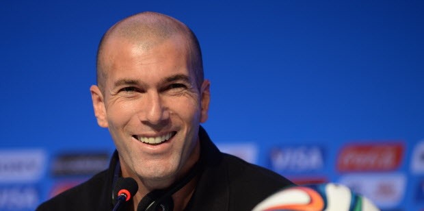 Zinedine Zidane - Pelatih Real Madrid.