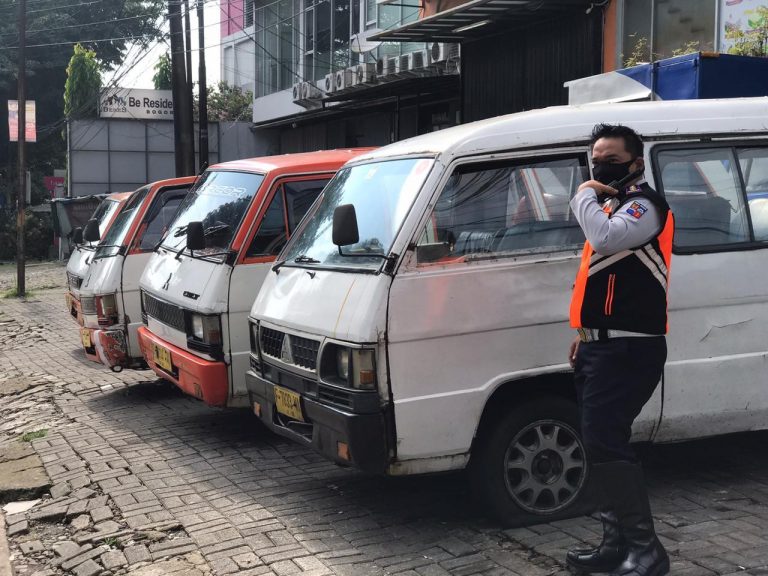 Nekat Angkut Penumpang Angkutan Umum L300 Dari Cianjur Dan Sukabumi