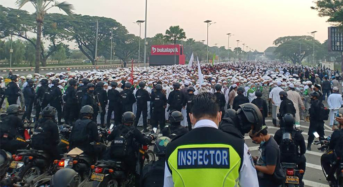 Massa habib rizieq