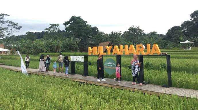 Pariwisata Kampung Mulyaharja
