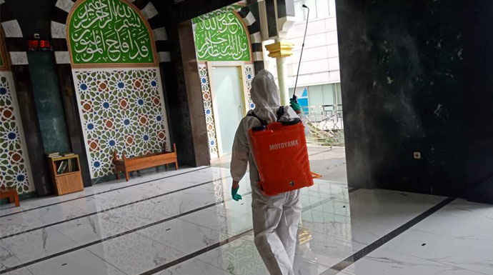 bersih-masjid