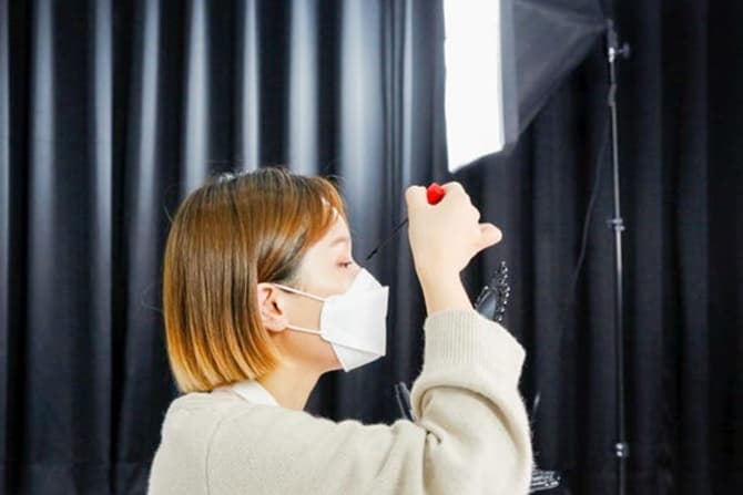 Tiga Cara Bikin Mata Tetap Segar dan Menarik Meski Pakai Masker | RADAR