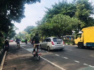 Jalur sepeda di Jalan Pajajaran