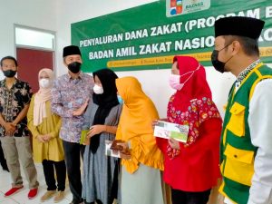 BAZNAS Kota Bogor Salurkan Zakat kepada 76 Warga Warung Bandrek