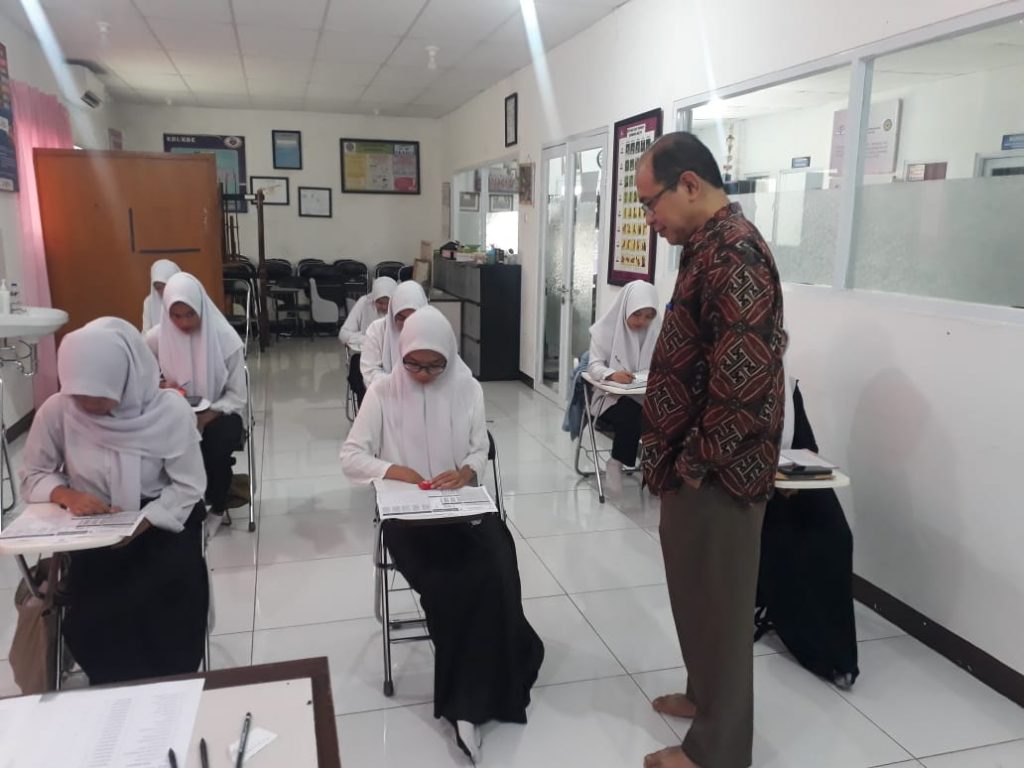 Proses Kompetensi di STIKES UMMI Cendikia Karadenan, Cibinong, Kabupaten Bogor, Jawa Barat.