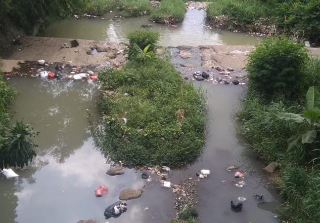 Musim Hujan, Sungai Ciapus Penuh Sampah