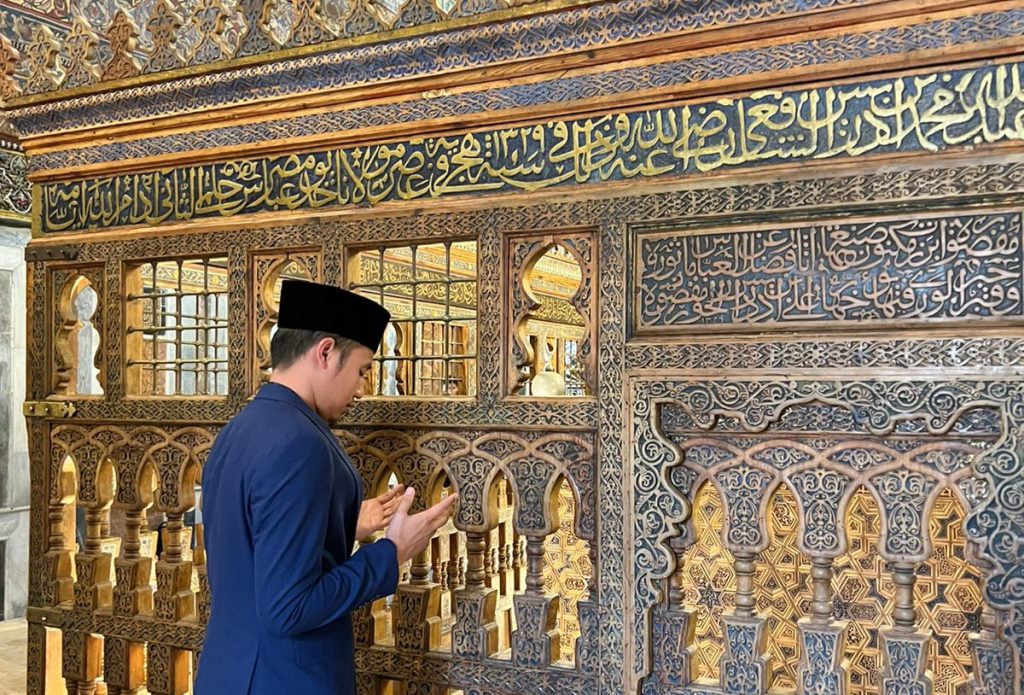 Ziarah ke Makam Imam Syafii, Presiden Pemuda OKI Usulkan Renovasi oleh Pemerintah Mesir
