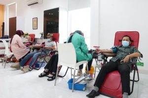 Hari Donor Darah Sedunia, RS Azra dan PMI Kompak Kumpulkan Puluhan Kantong Darah
