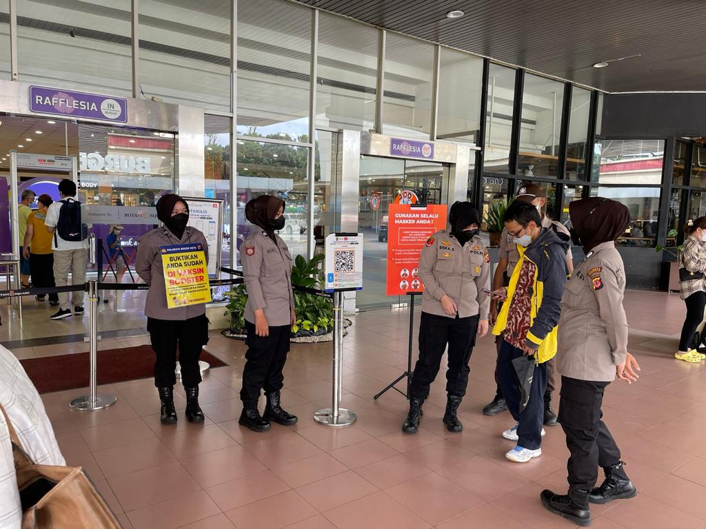 Polresta Bogor Kota Gelar Razia Vaksin Booster Di Mall, 780 Pengunjung Dilarang Masuk