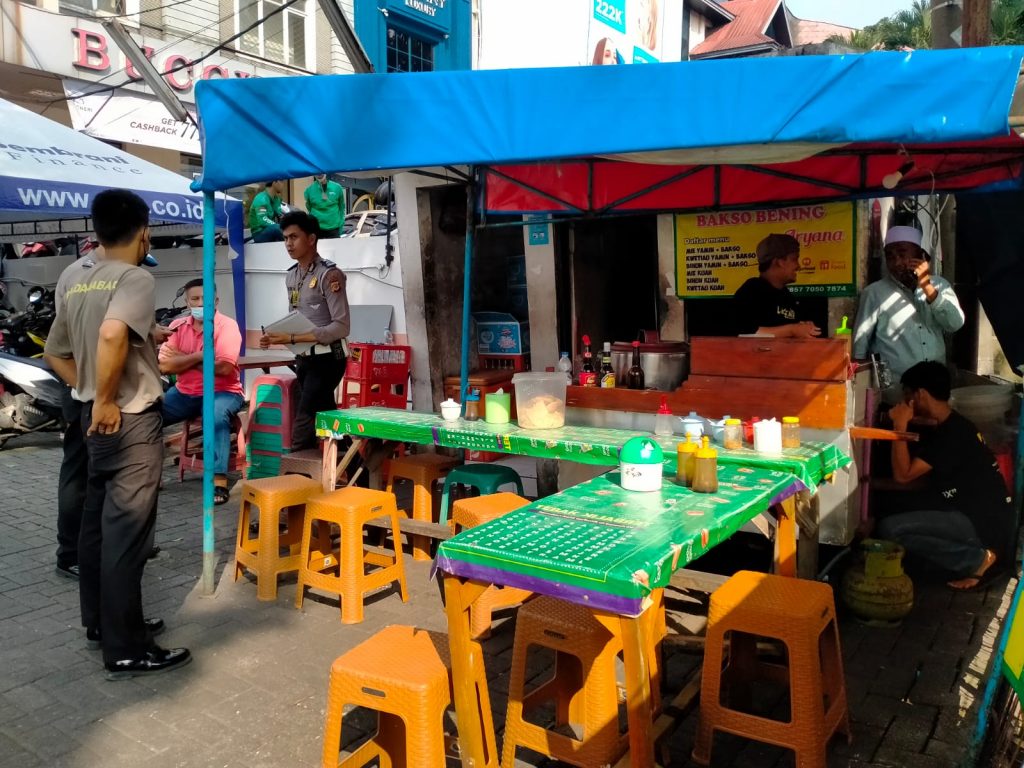 Tabrak Warung Bakso Nenek Dan Cucu Di Bogor Alami Luka Luka Radar