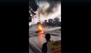 Mobil terbakar di Leuwiliang