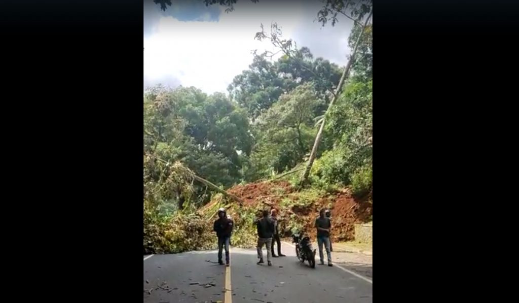 Cianjur Gempa Jalur Puncak Cipanas Lumpuh Tertutup Longsor 6170