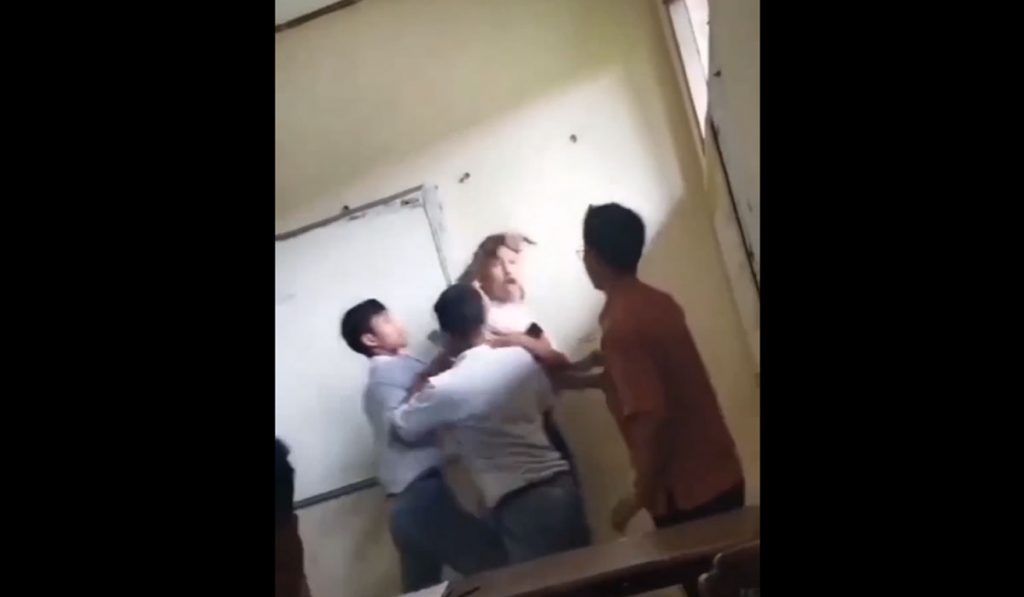 Xmxnxx - Beredar Video Siswa SMA Menantang Gurunya Dalam Kelas