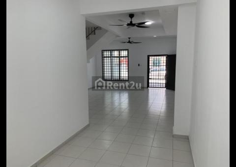Partially Furnished 2.5 Storey House in Senai
