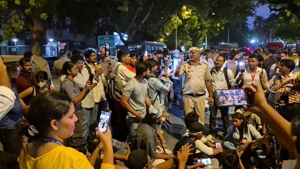 महिला पत्रकारों के आरोपों से घिरी दिल्ली पुलिस, जंतर-मंतर मामले की जांच क्राइम ब्रांच को