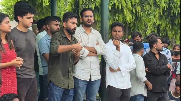'स्कूल ठीक करो' में जुटे सीजेपी स्वयंसेवक के पिता माफ़िक की 'हमले' में मौत, गिरफ्तारी की मांग