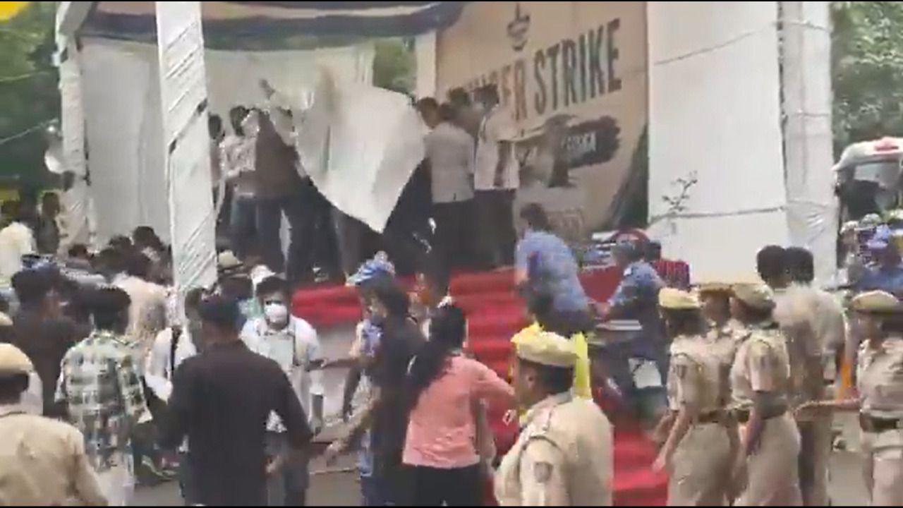 दिल्ली पुलिस का सीक्रेट ऑपरेशन- सोनम वांगचुक को जंतर-मंतर से कैसे हटाया?