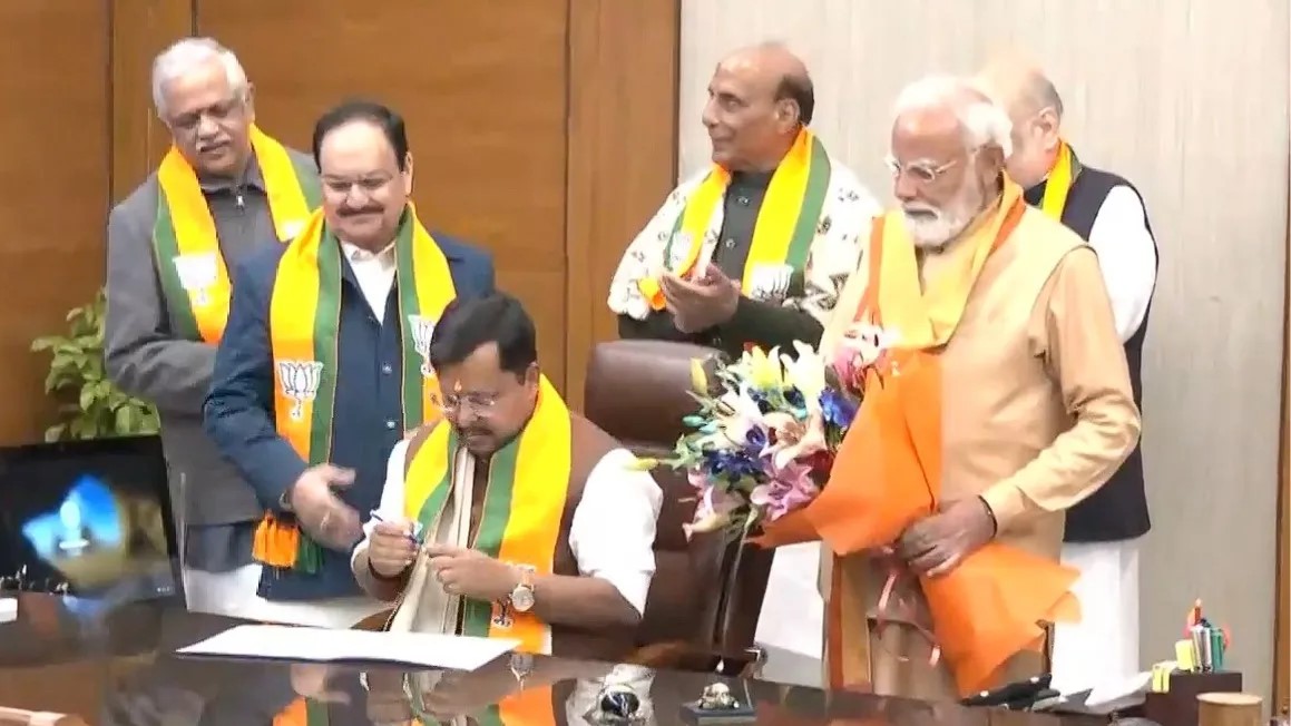 आज चुनाव हुए तो एनडीए को 326 सीटें, बीजेपी को नुकसान, कांग्रेस को फायदा: मूड ऑफ द नेशन सर्वे