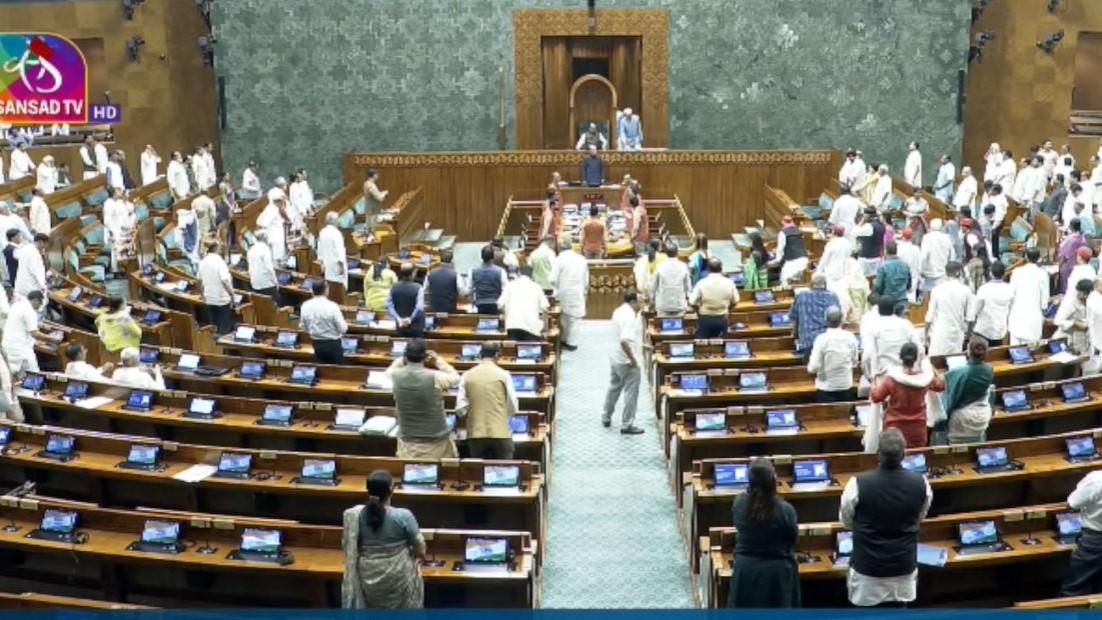 मानसून सत्र के दौरान डरी-सहमी थी सरकार- कांग्रेस; राहुल के अहंकार से सत्र बर्बाद: बीजेपी