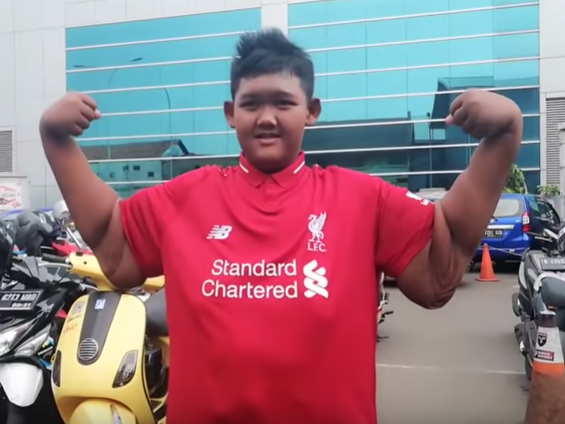 Dari Budak Paling Gemuk Di Dunia, Arya Terus Berjuang Untuk Kurus, Mahu Jadi ‘Roberto Firmino’