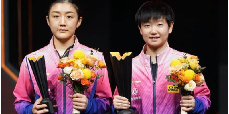 Chen Meng (left)