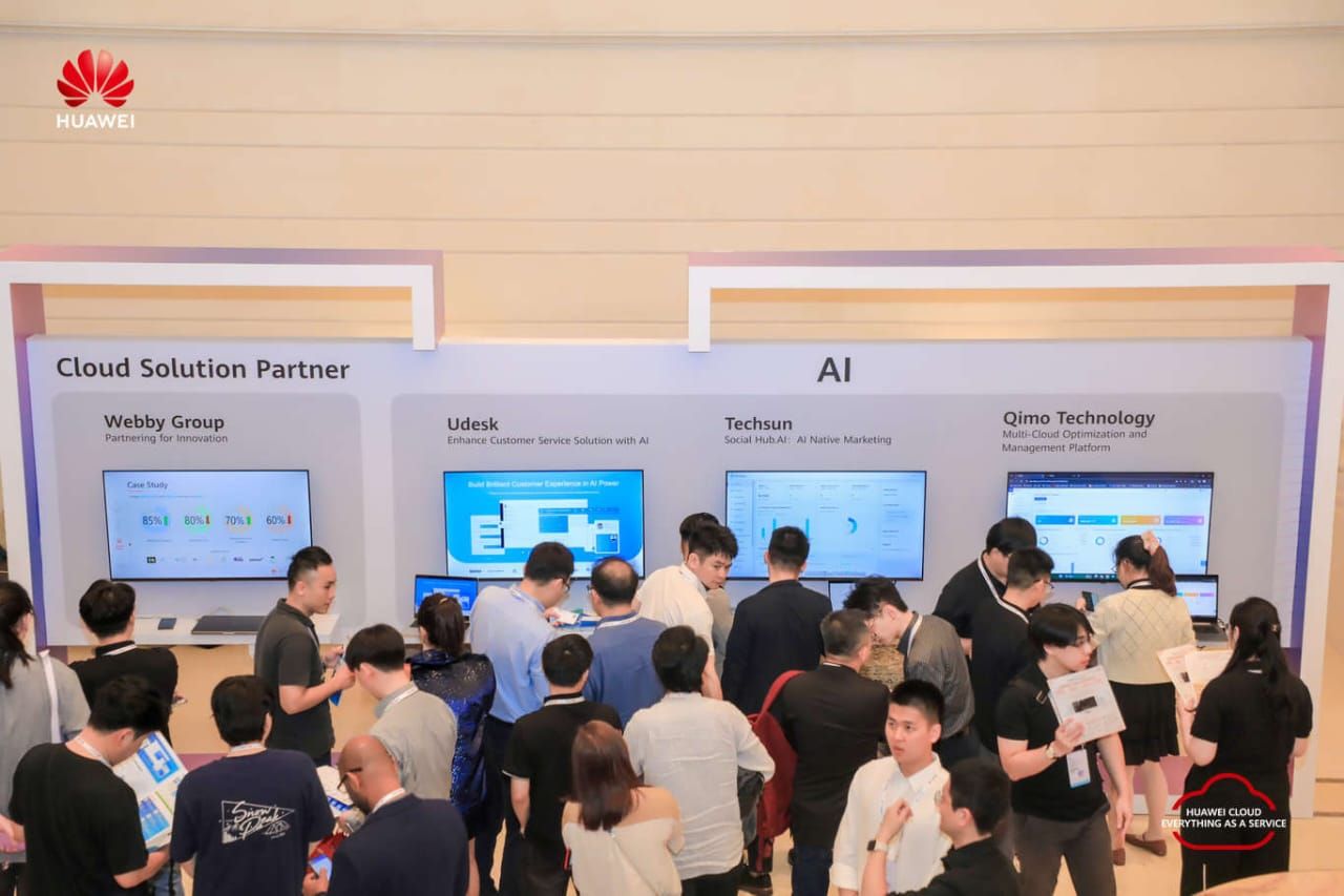 Webby-Huawei-Cloud-APAC-Partner-Connection-Summit-2024-Event-Booth.jpg
