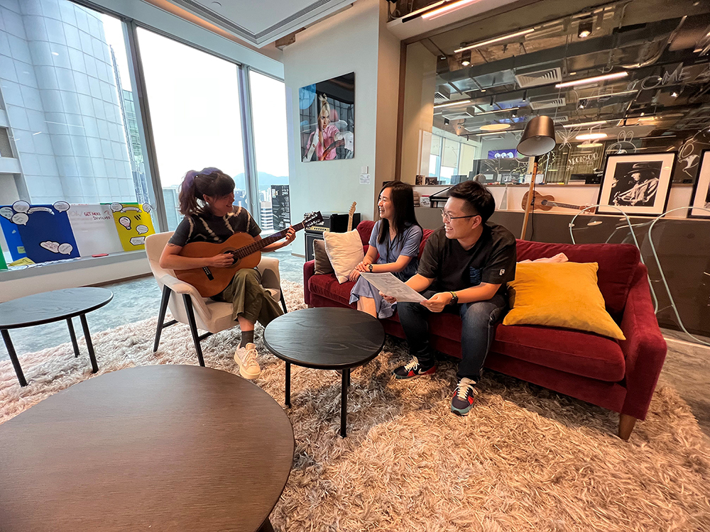 Warner Music Group image 2