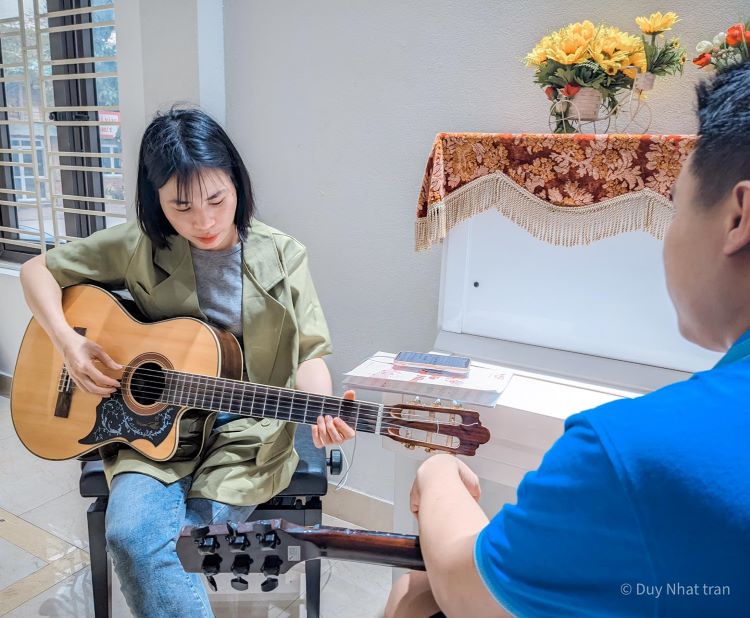 Âm nhạc Bình Minh cơ sở học guitar uy tín