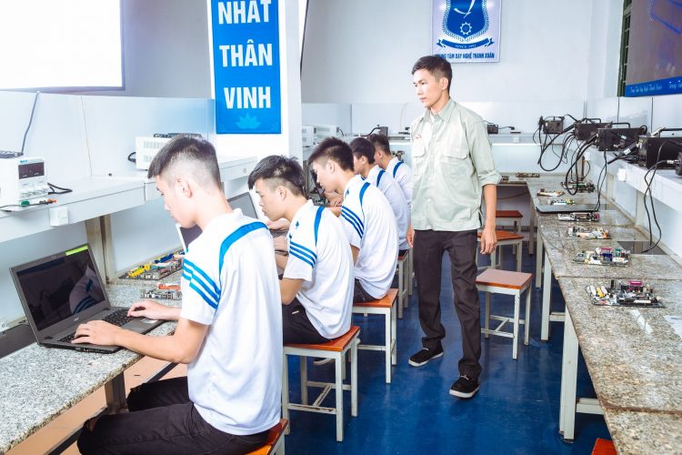 Trung tâm dạy nghề quận Tân Bình