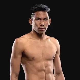 Petchdam Petchyindee Academy "John" - Muay Thai fighter portrait