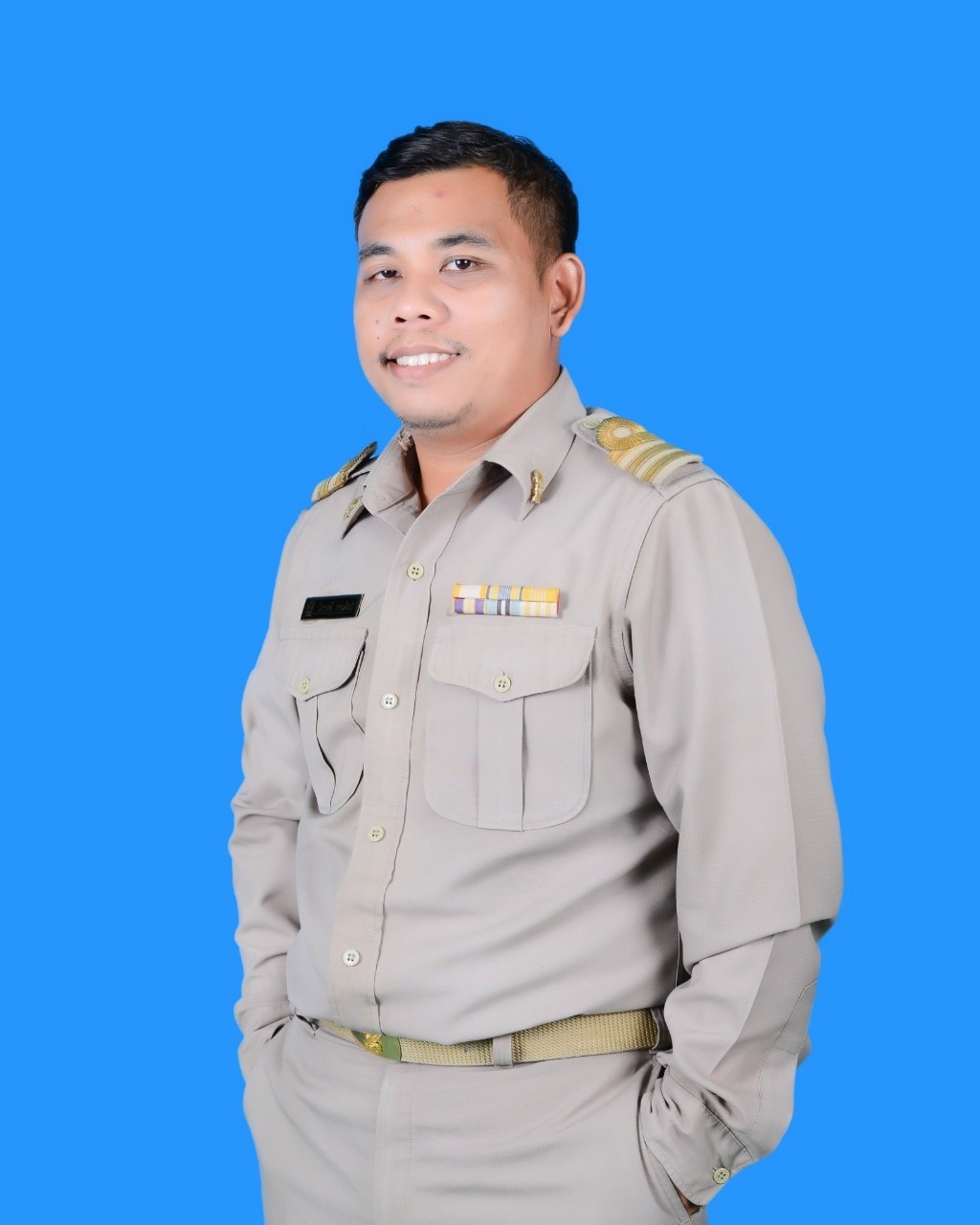 นายไตรรงค์ พจนศิลป