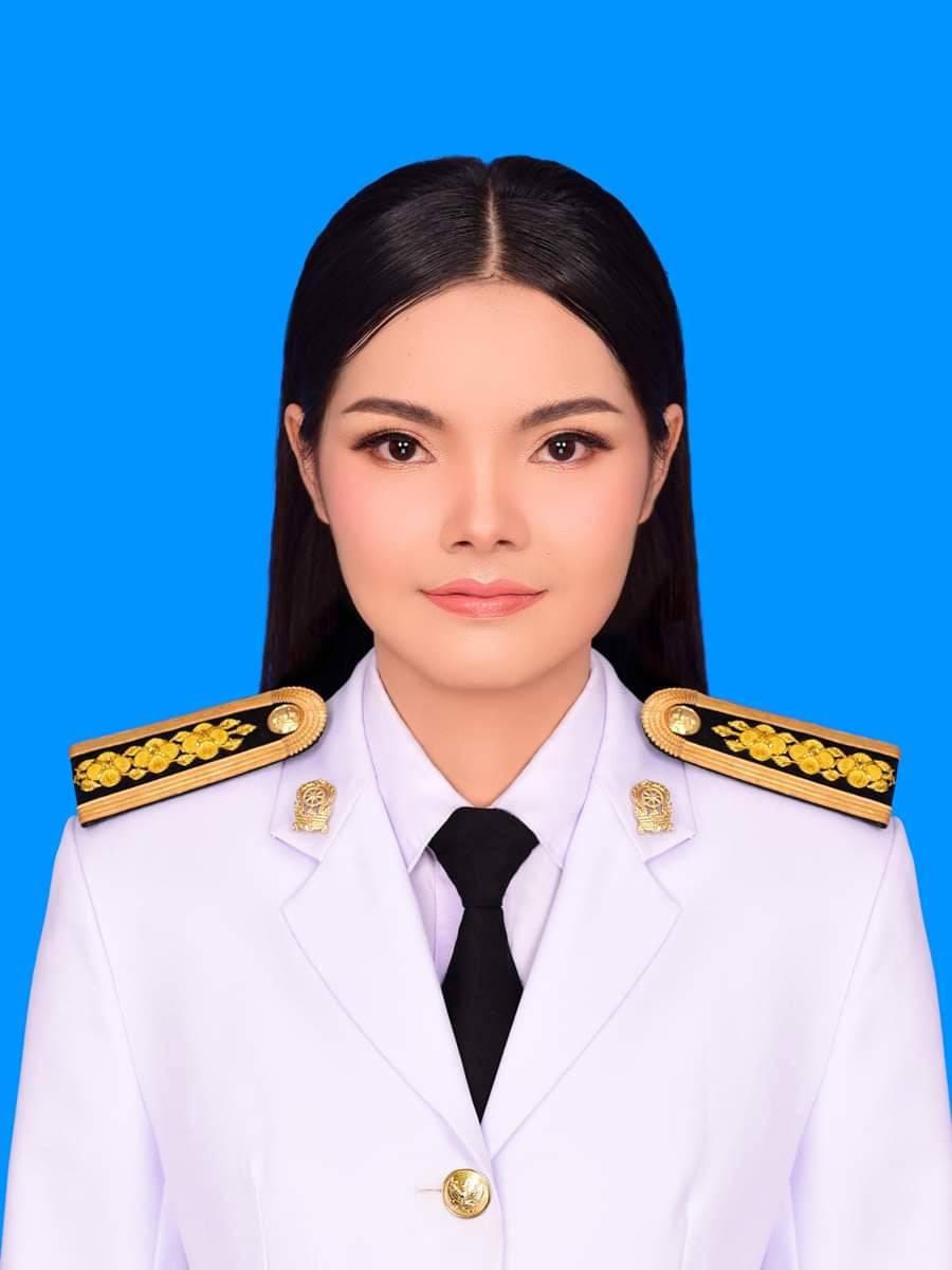นางสาวพัชรพร ตริตรองรัมย์