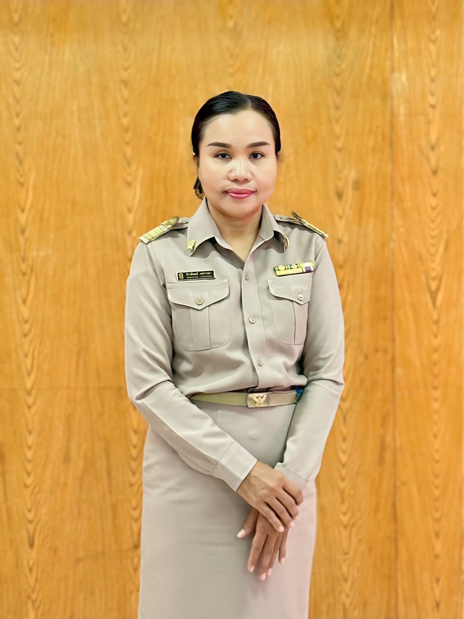 นางทิวาลักษณ์ เหล่าวงษา