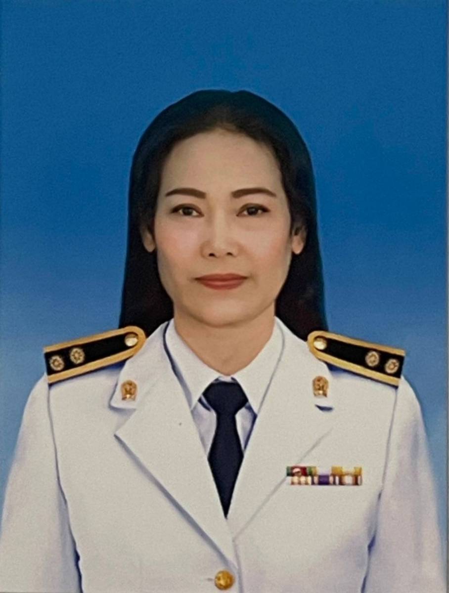 นางปิยฉัตร ศรีศักดิ์นอก